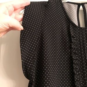 🌸 Stylish. Classy. Sexy. Ruffles Sleeveless Blouse.